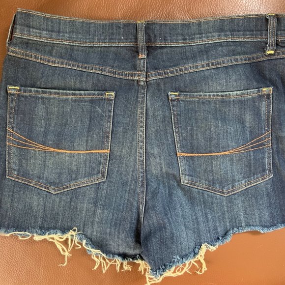 TNA Shorts 31 - Picture 3 of 3